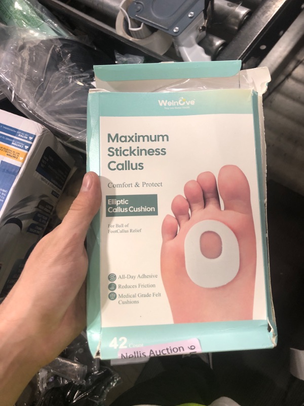 Photo 1 of Welnove 42pcs Callus Pad with Water-Resistant Self-Stick Adhesive, Protects Foot, Heel and Toes from Rubbing and Friction,Oval Shape Design,Reduce Pressure and Friction from Shoes Rubbing-White