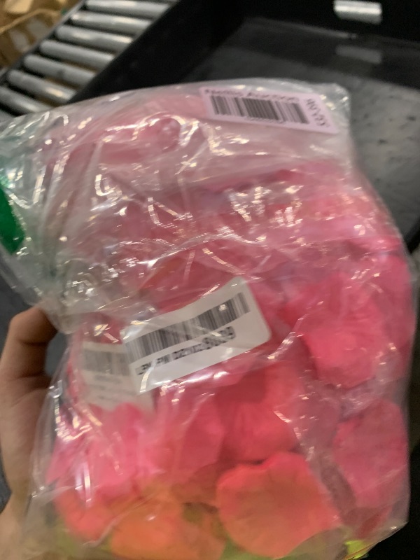 Photo 1 of Pyrrhiax 1000Pieces Rose Petals, Artificial Flower Petals Fake Rose Petals for Romantic Night,Wedding,Proposal Anniversary Flower Decorations (Rose Red)