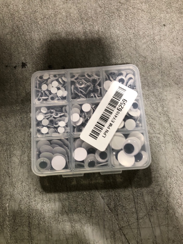 Photo 1 of 560 Pcs Wiggle Googly Eyes with Self-Adhesive, 6mm 8mm 10 mm 12mm 15mm Mixed Packaging (Black and White)
