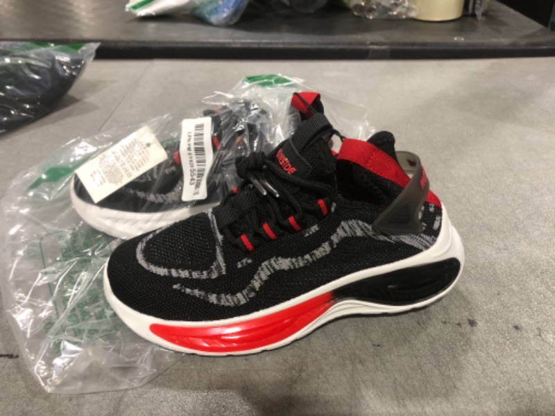 Photo 1 of Kid's Shoes Size 2