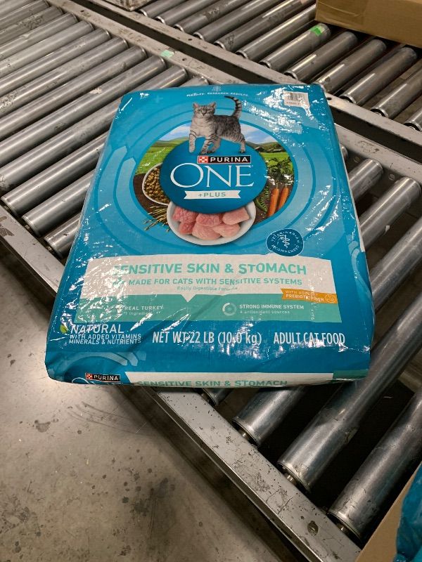 Photo 1 of Purina ONE Sensitive Stomach, Sensitive Skin, Natural Dry Cat Food, +Plus Sensitive Skin and Stomach Formula - 22 lb. Bag