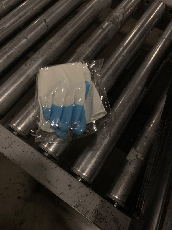 Photo 1 of cleaning gloves
