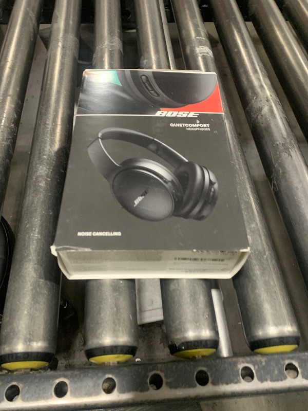 Photo 1 of Bose QuietComfort Wireless Noise Cancelling Headphones, Bluetooth Over Ear Headphones with Up to 24 Hours of Battery Life, Black (Renewed)