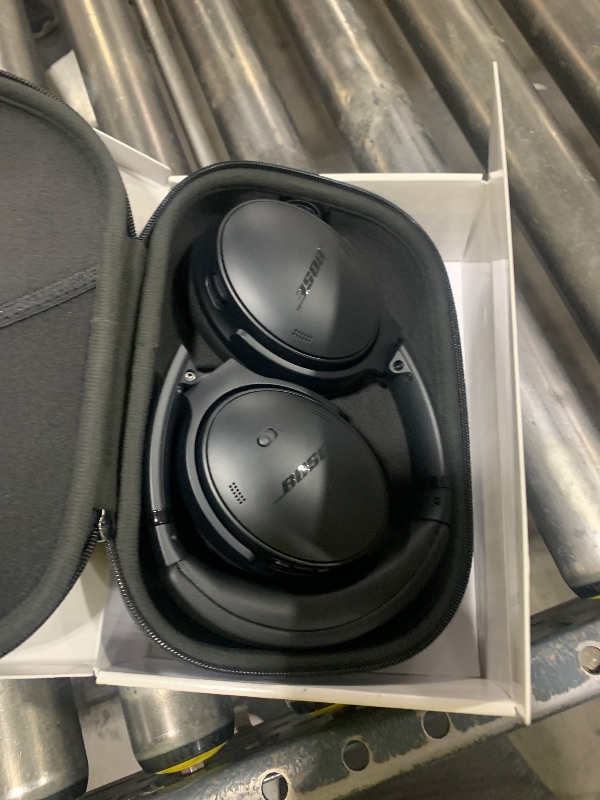 Photo 1 of Bose QuietComfort Wireless Noise Cancelling Headphones, Bluetooth Over Ear Headphones with Up to 24 Hours of Battery Life, Black (Renewed)