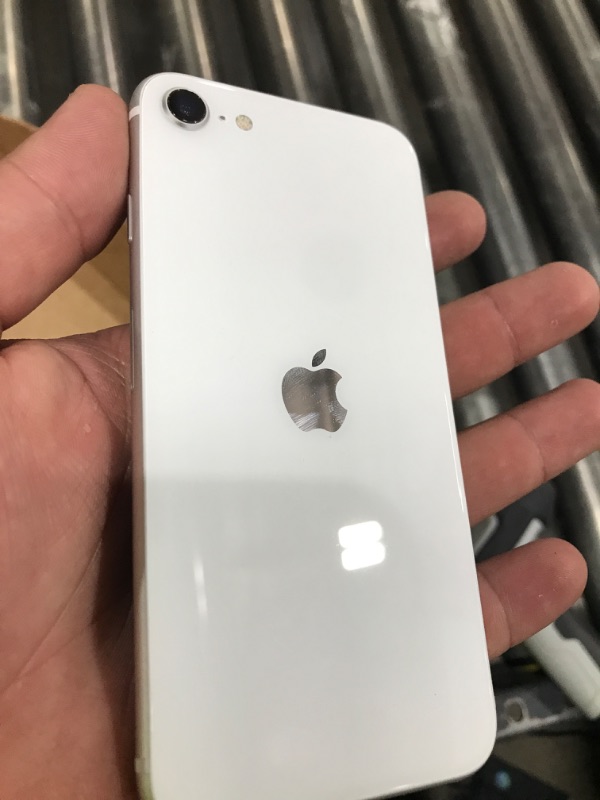 Photo 1 of Apple iPhone SE (2nd Generation), US Version, 64GB, White - Unlocked (Renewed)