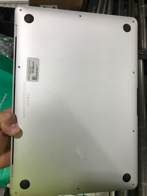 Photo 1 of Apple Late 2020 MacBook Air with Apple M1 Chip, 13-inch, 8GB RAM, 256GB SSD, Silver (Renewed Premium)
