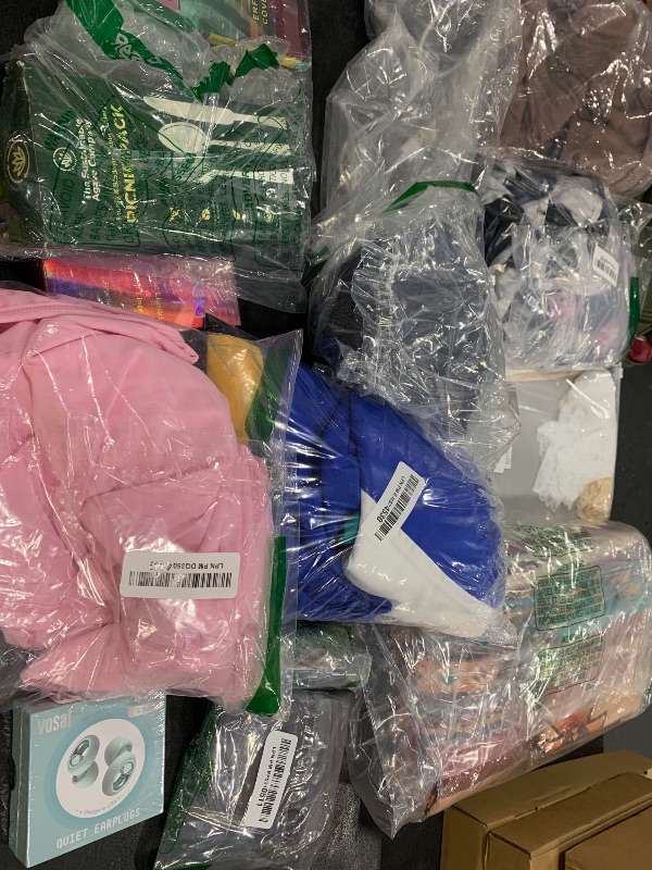 Photo 1 of BOX LOT * VARIOUS ITEMS*** FINAL SALE NO RETURNS 