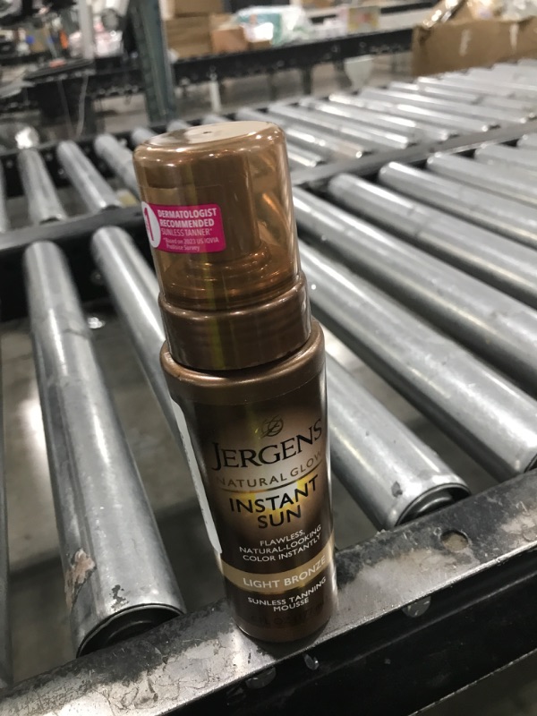 Photo 1 of Jergens Natural Glow Instant Sun Body Mousse, Self Tanner for Light Bronze Tan, Sunless Tanning Body Bronzer for Natural Looking Color Instantly, 6 Oz