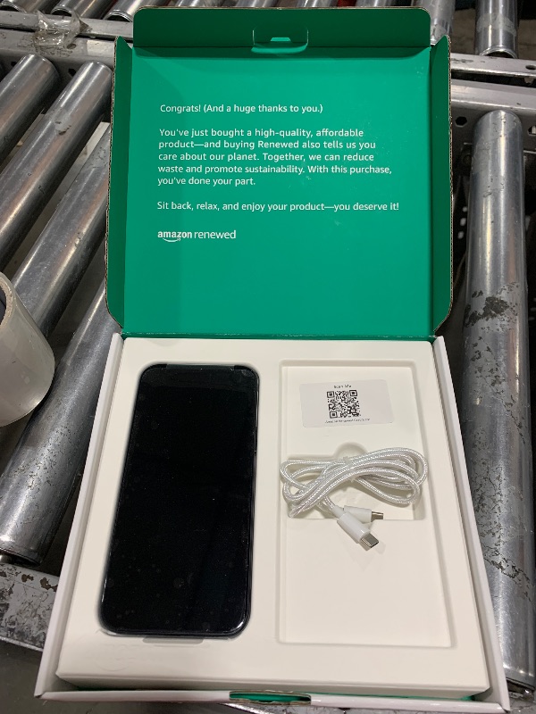 Photo 1 of Apple iPhone 15 Plus, 256GB, Black - Unlocked (Renewed Premium)