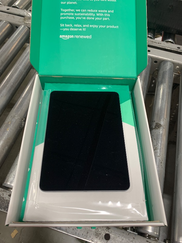 Photo 1 of Apple iPad Air 4-64GB - WiFi - Space Gray (Renewed Premium)