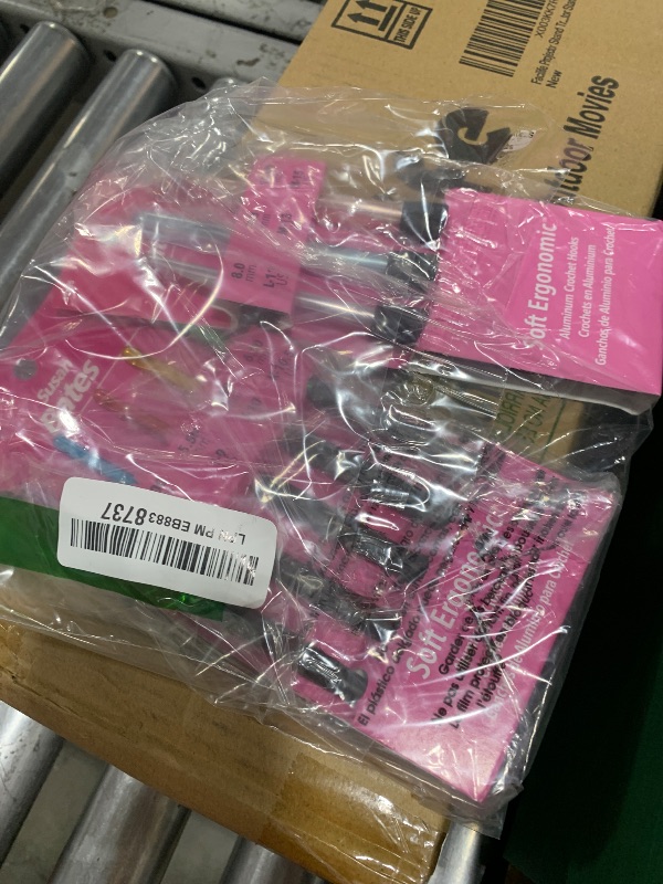 Photo 1 of Susan Bates Soft Ergonomic Aluminum Crochet Hook Sets - Sizes G, H, I, J, K, L, M, N