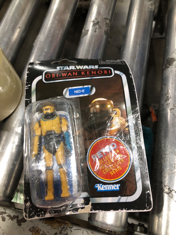 Photo 1 of STAR WARS Retro Collection NED-8 Toy 3.75-Inch-Scale OBI-Wan Kenobi Collectible Action Figure, Toys for Kids Ages 4 and Up, Multicolored, F5774