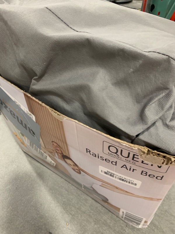 Photo 1 of Etto Air Mattress Queen with Built in Pump, 18 inch Luxury Double High Air Bed Fast Inflation/Deflation, Portable Inflatable Blow up Mattress with Carry Bag for Camping, Home&Guests, 650lb MAX