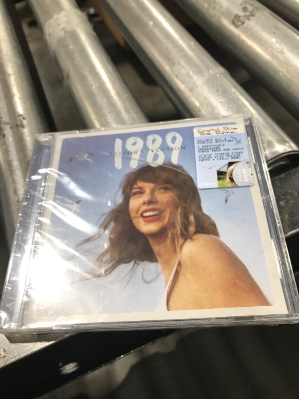 Photo 1 of Taylor Swift: 1989 (Taylors Version) Crystal Skies Blue CD
