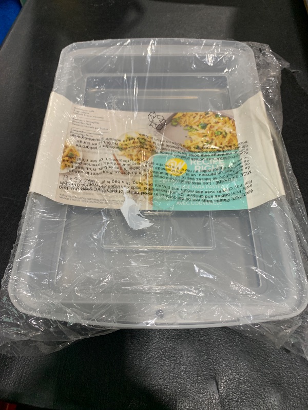 Photo 1 of Wilton Recipe Right Non-Stick Baking Pan with Lid, 9 x 13-Inch, Steel