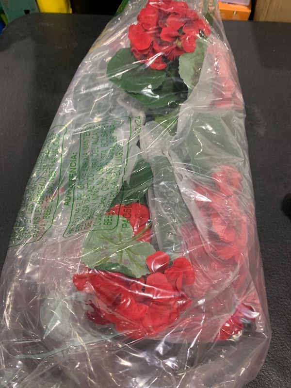 Photo 1 of Hananona 12 Bundles Artificial Geranium Flowers for Outdoors Silk Geranium Flowers Outdoor UV Resistant Garden Plants Faux Flowers for Home Kitchen Table Centerpieces Decor (12, Red)