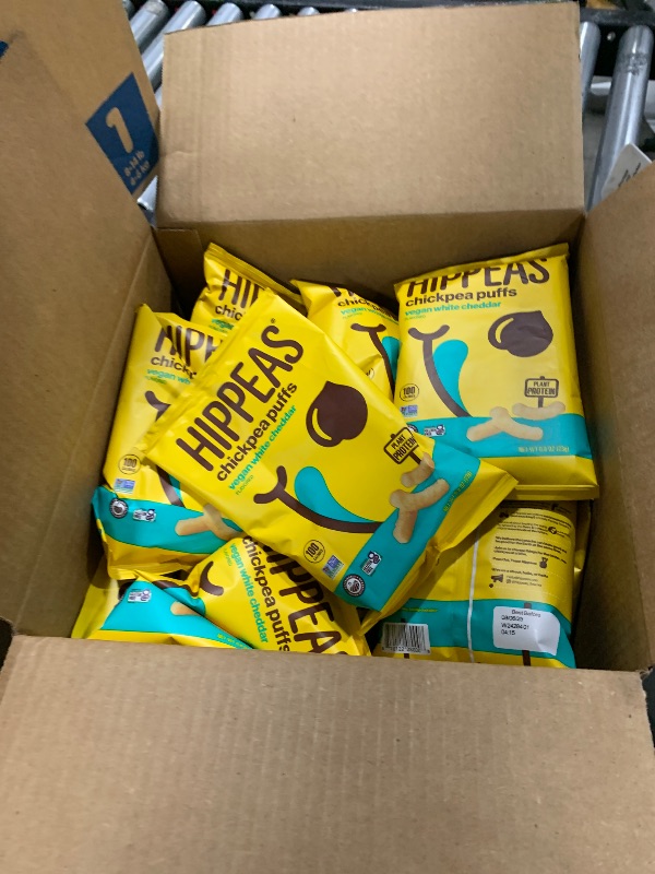 Photo 1 of Hippeas Chickpea Puffs, Groovy White Cheddar, 0.8 Ounce (Pack of 30), 3g Protein, 2g Fiber, Vegan, Gluten-Free, Crunchy, Plant Protein Snacks