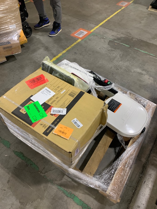 Photo 1 of JET 14-Inch Woodworking Bandsaw, 1 HP, 115/230V 1Ph (Model JWBS-14CS)