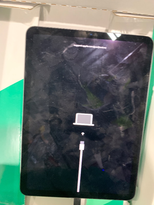 Photo 1 of Apple iPad Air 4-64GB - WiFi - Space Gray (Renewed Premium)