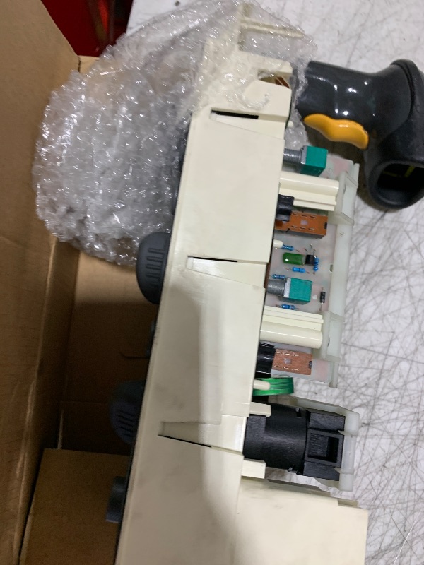 Photo 1 of Front HVAC Control Module Compatible with Chevrolet K2500 Suburban 1999 1998 1997 1996 P-1518582
