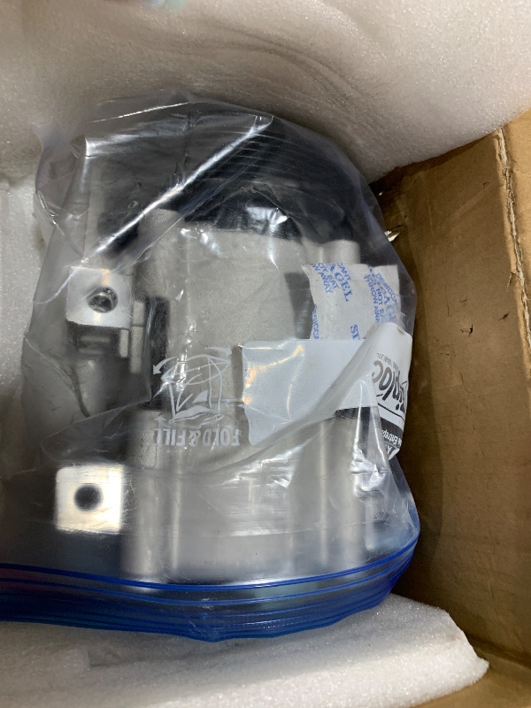 Photo 1 of CCIYU A/C Compressor with Clutch A/C Air Compressor for Car 2001 2002 2003-2004 for Mazda Tribute 2.0L Air Conditioning Compressor for EFY26145Z