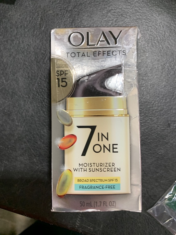 Photo 1 of OLAY Total Effects 7-in-1 Anti-Aging Face Moisturizer with SPF 15, Fragrance-Free 1.7 oz