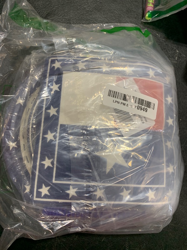 Photo 1 of gisgfim 96Pcs Texas State Flag Party Supplies Paper Plates Napkins Texas State Theme Party Tableware Set Texas State National Party Decorations Favors for Family Gathering Dining Serves 24