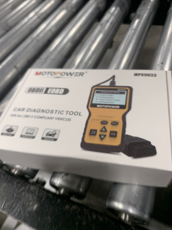 Photo 1 of MOTOPOWER MP69033 Car OBD2 Scanner Code Reader Engine Fault Scanner CAN Diagnostic Scan Tool for All OBD II Protocol Cars Since 1996, Yellow