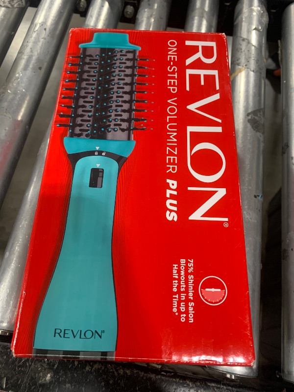Photo 1 of Revlon RVDR5222 Salon One-StepTM Hair Dryer and Volumiser with Separating Comb