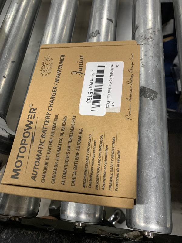 Photo 1 of MOTOPOWER MP00205A 12V 800mA Automatic Battery Charger, Maintainer, Trickle and Desulfator