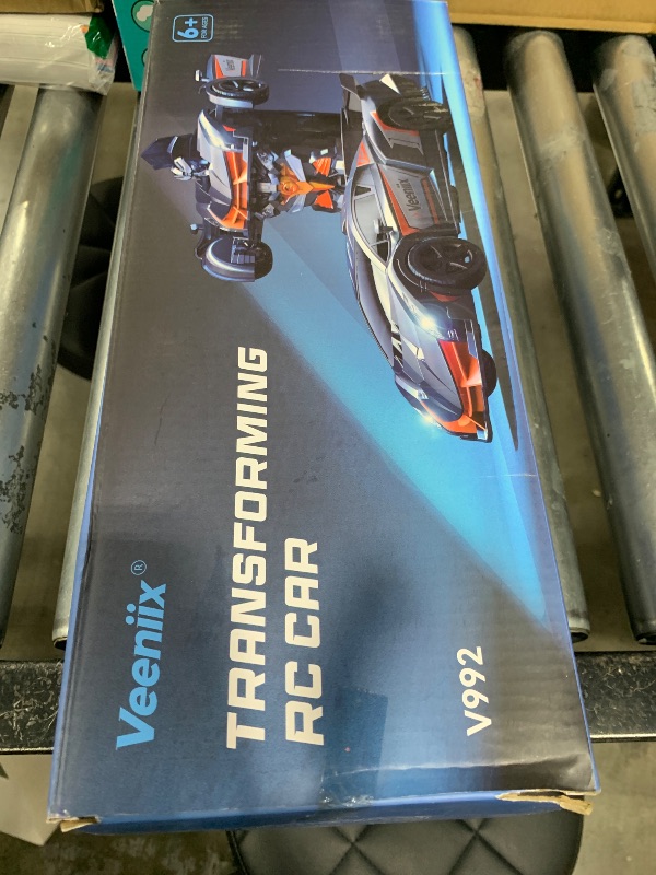 Photo 1 of Veeniix V992 Transform Robot RC Car, 1:14 Scale, 2-in-1 Robot Toy Car with Sound & Light Effects, Gesture Sensing, Automatic Deformation, Ideal Gift for Boys and Girls