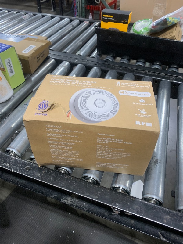 Photo 1 of Siterwell  Detector Carbon Monoxide Detector Combo 10 Year Battery, Meets UL217-9th Standards, Reduced Nuisance Alarms, Smoke and Carbon Monoxide Detector with Bilingual Voice Alerts, 1 Pack