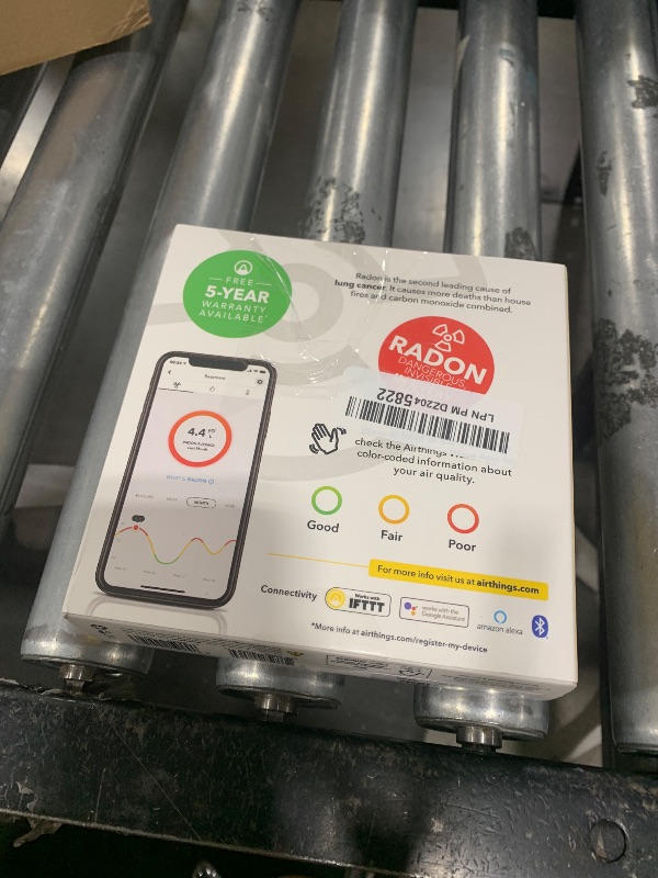 Photo 1 of Airthings 2950 Wave Radon - Smart Radon Detector with Humidity & Temperature Sensor – Easy-to-Use – Accurate – No Lab Fees – Battery Operated - Free App