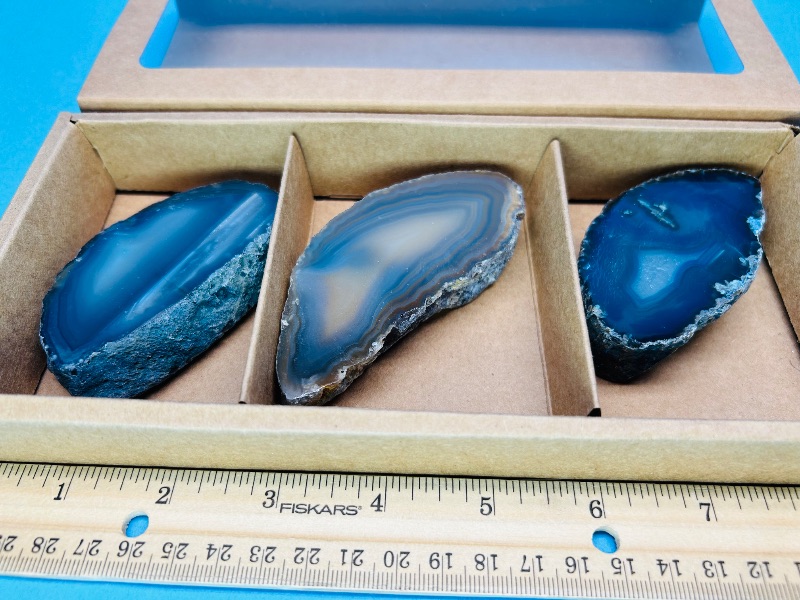 Photo 1 of 593055… 3 thick agate slices in gift box