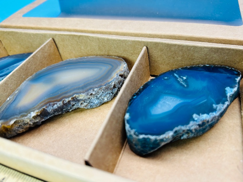 Photo 1 of 593055… 3 thick agate slices in gift box