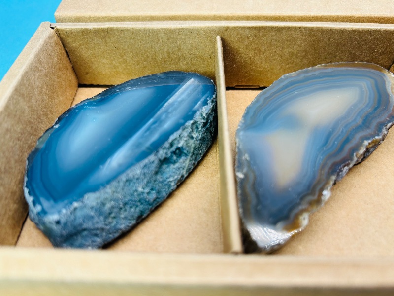 Photo 1 of 593055… 3 thick agate slices in gift box