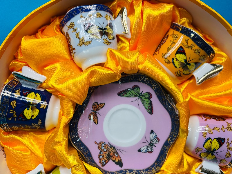 Photo 1 of 593165…teacup and saucer set