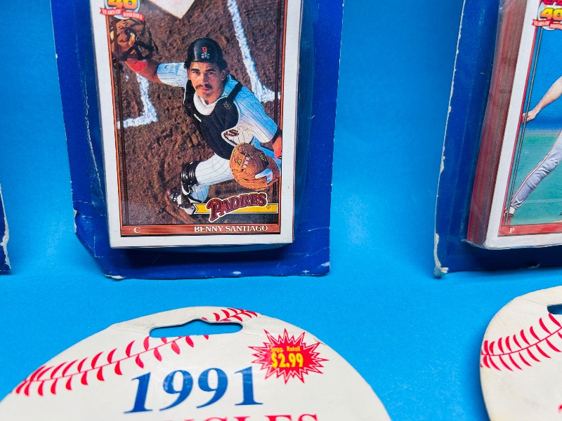 Photo 1 of 593167…worn packaging final sale no returns/refunds-sealed 1991 baseball card packs with bends and worn corner packaging 