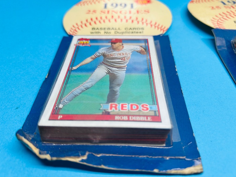 Photo 1 of 593167…worn packaging final sale no returns/refunds-sealed 1991 baseball card packs with bends and worn corner packaging 