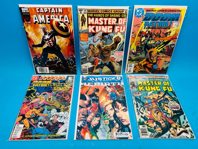 Photo 1 of 593254…6  comics in plastic sleeves 