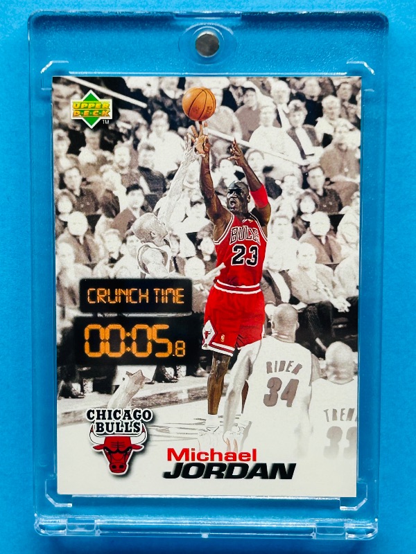 Photo 1 of 593367…Michael Jordan card ct/05/40 in hard plastic case