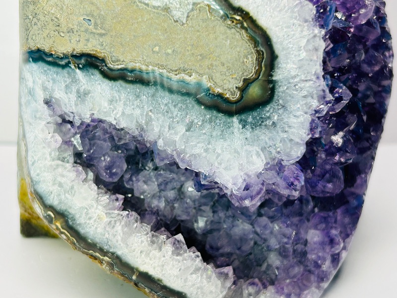 Photo 1 of 593457…large 4.5 x 4” amethyst crystal rock