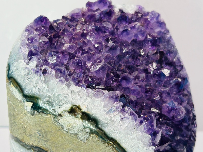 Photo 1 of 593457…large 4.5 x 4” amethyst crystal rock