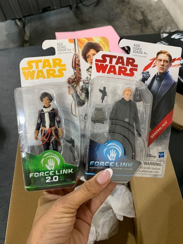 Photo 1 of 593592…2 Star Wars force link figures 