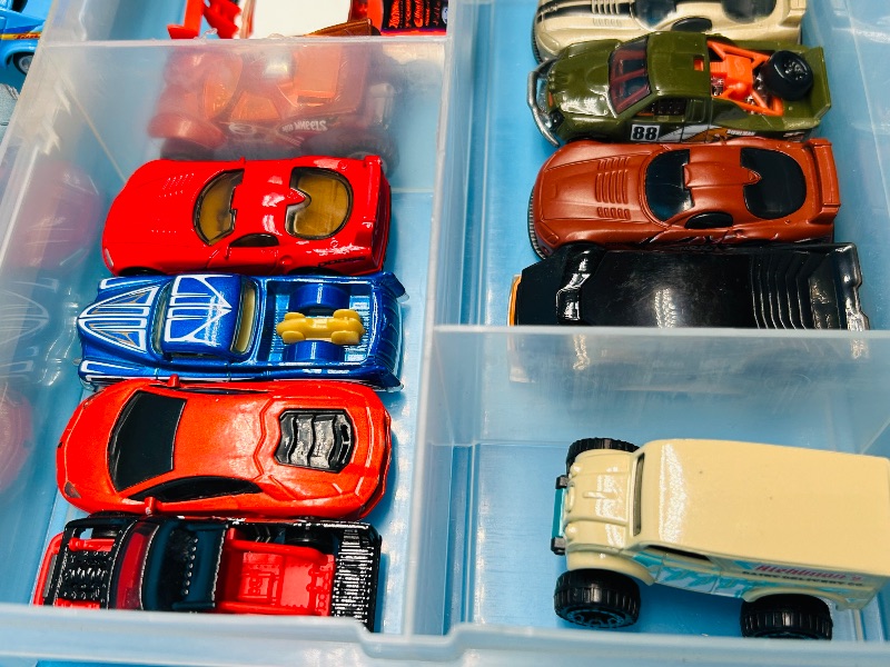 Photo 1 of 593595…final sale no returns/refunds-28 die cast cars in case