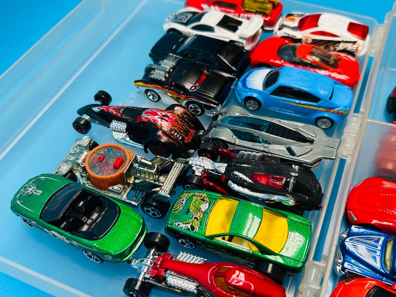 Photo 1 of 593595…final sale no returns/refunds-28 die cast cars in case