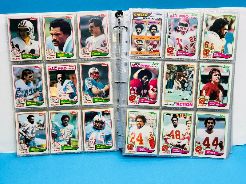 Photo 1 of 593628…final sale no return/refund-528 complete 1982 football card set in binder