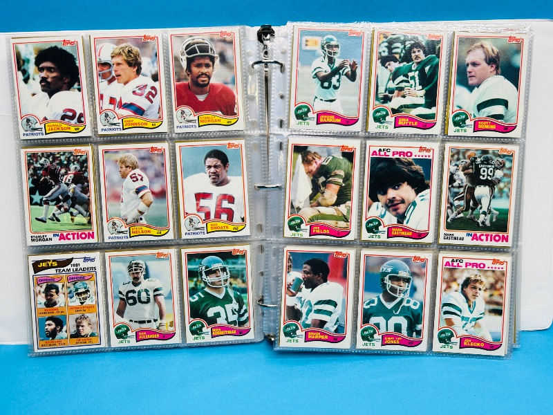 Photo 1 of 593628…final sale no return/refund-528 complete 1982 football card set in binder