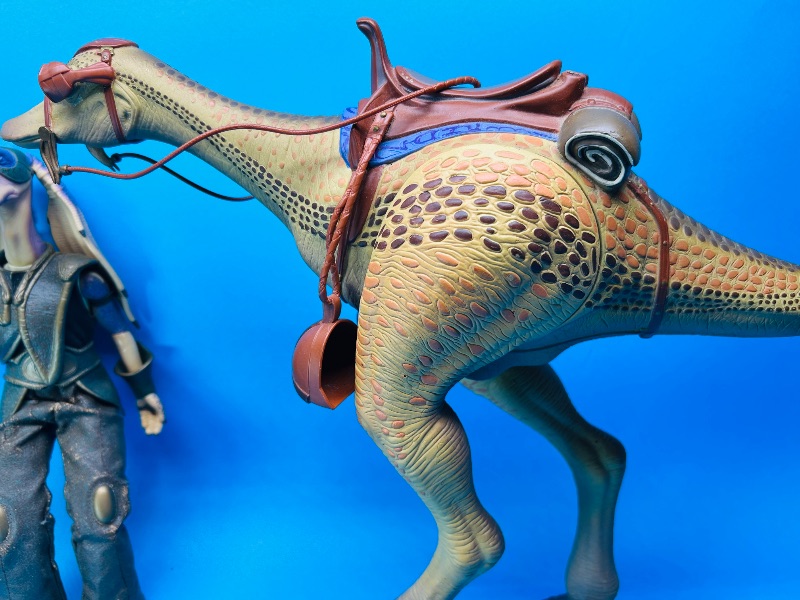 Photo 1 of 593678… large Star Wars captain Tarpels and Kaadu 12” figures 