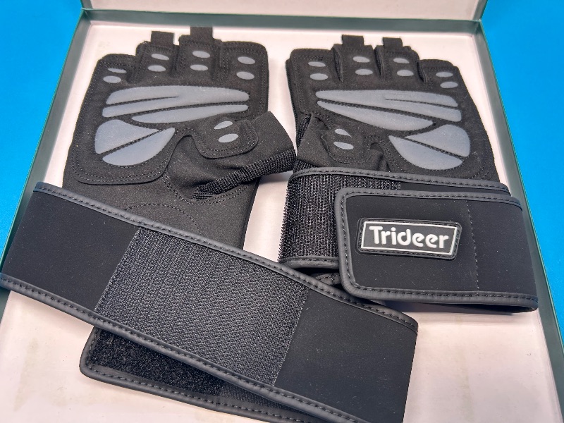 Photo 1 of 593695…Trideer size M men’s workout gloves with wrist wraps